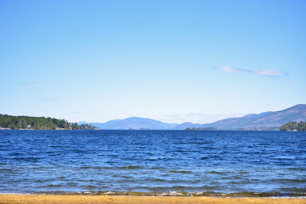 Clarion Inn & Suites At The Outlets Of Lake George Eksteriør billede